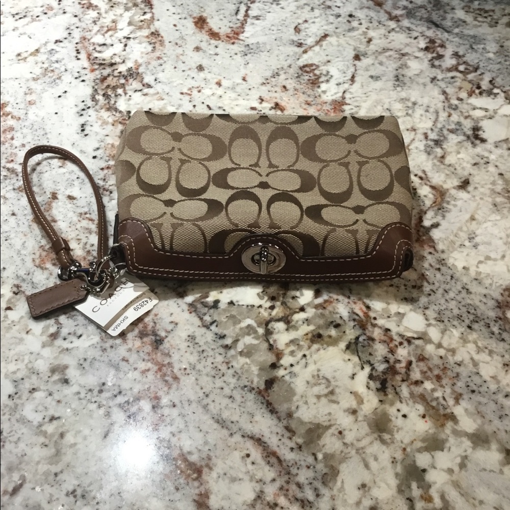 Wristlet - Picture 4 of 4